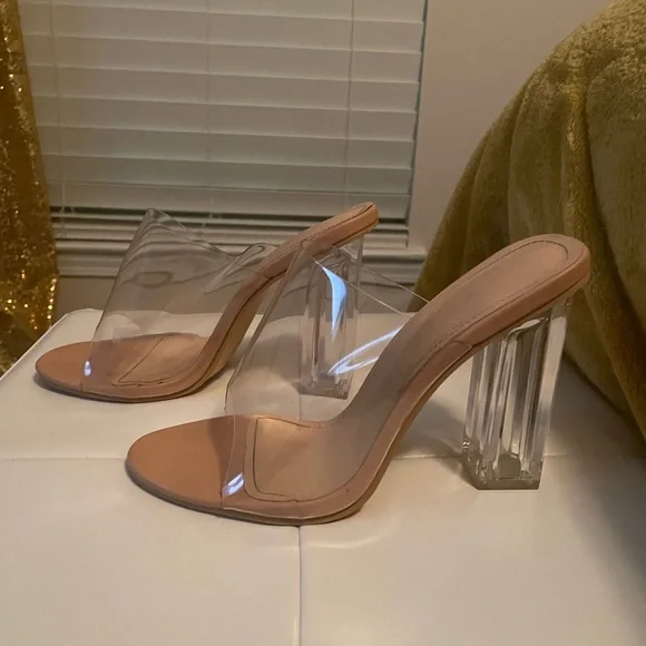 Heels - Picture 3 of 4
